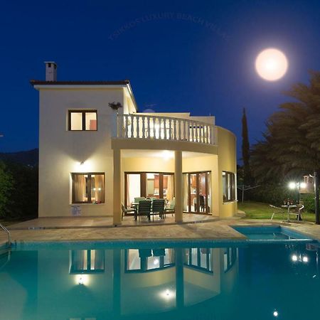 Villa Tsikkos Tria Polis Exterior foto