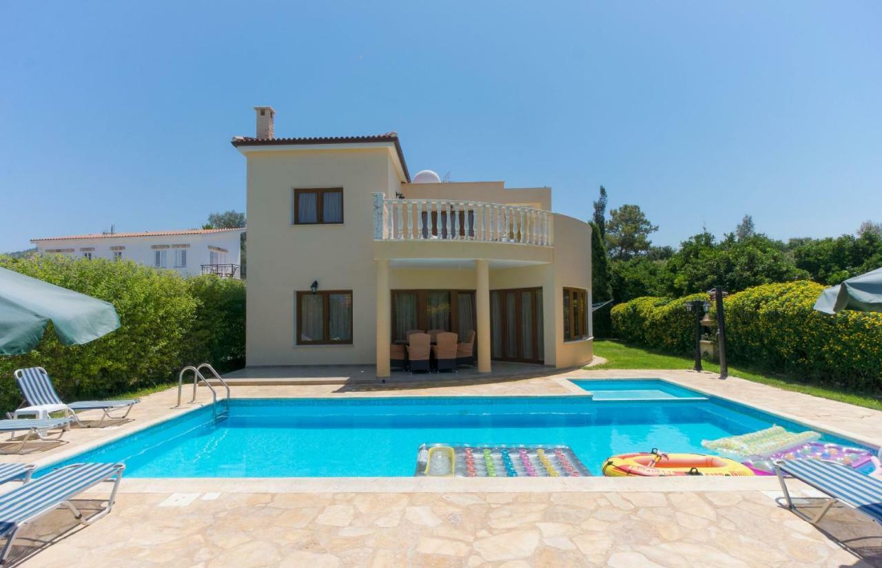 Villa Tsikkos Tria Polis Exterior foto