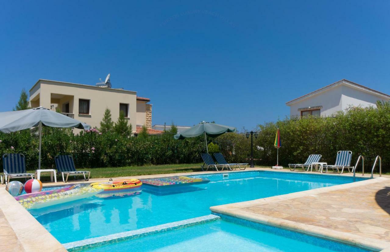 Villa Tsikkos Tria Polis Exterior foto